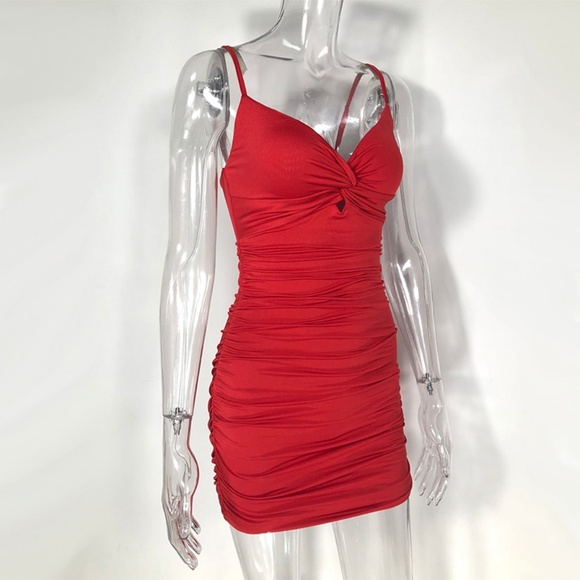 1 MED LEFT! red ruched sexy dress - Picture 6 of 6